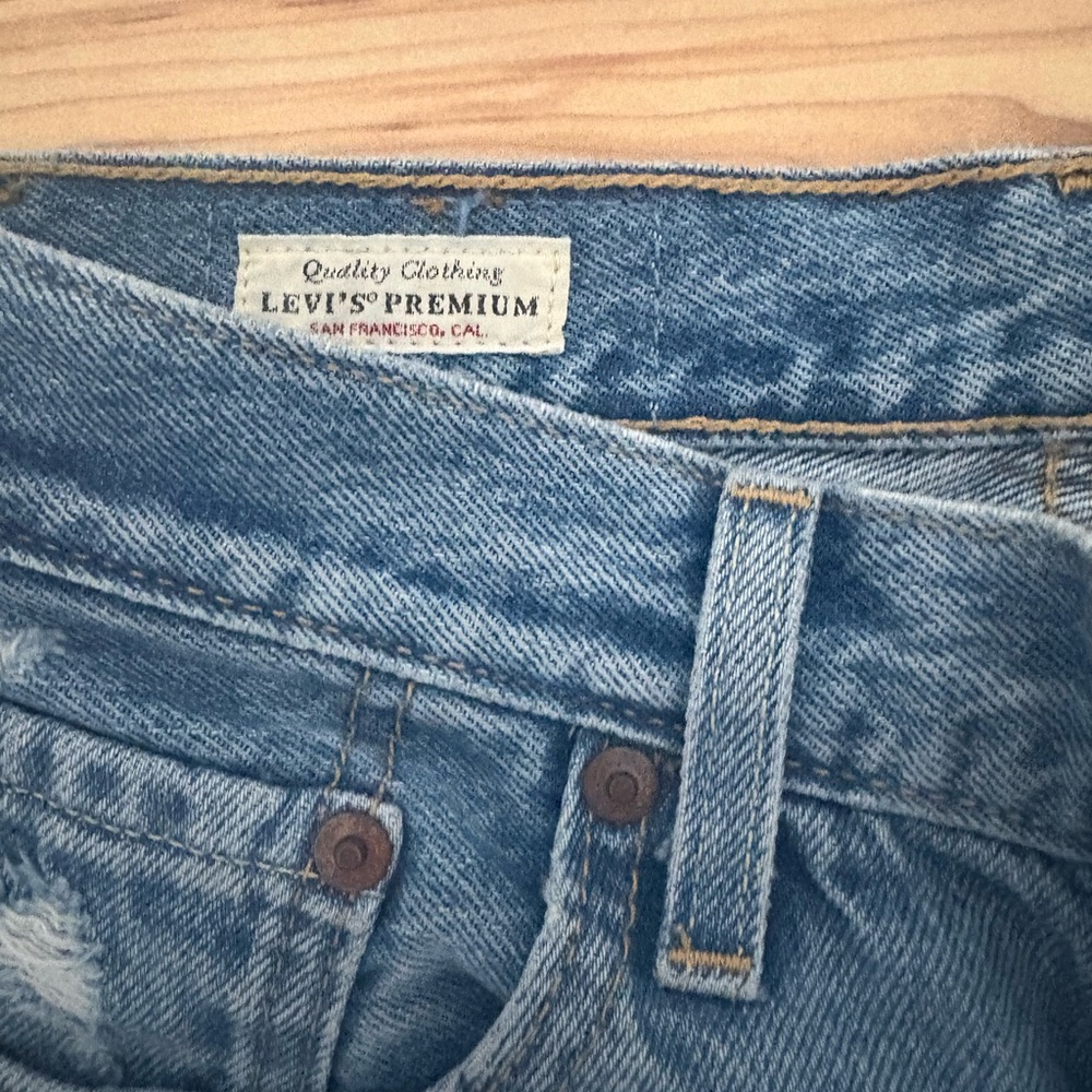 Levi’s 501 Blue Distressed Jeans - Picture 2 of 4